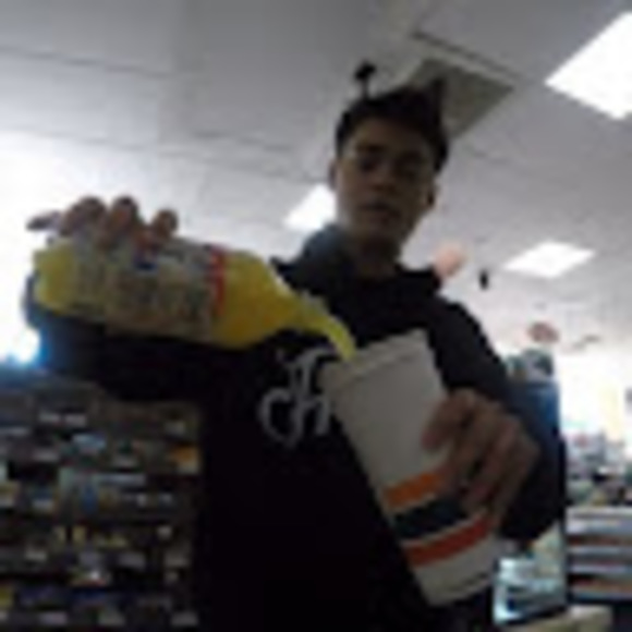 Meet your Posher, Yodie land - Picture 1 of 1